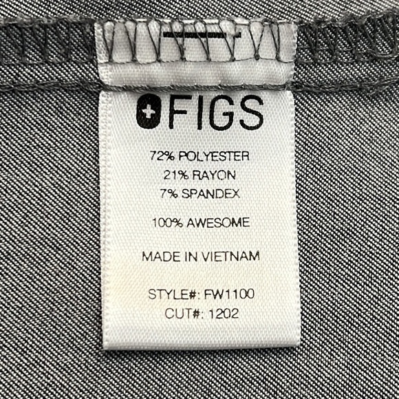 FIGS technical collection gray shirt sleeve size M ** has small imperfection ** - Picture 10 of 11